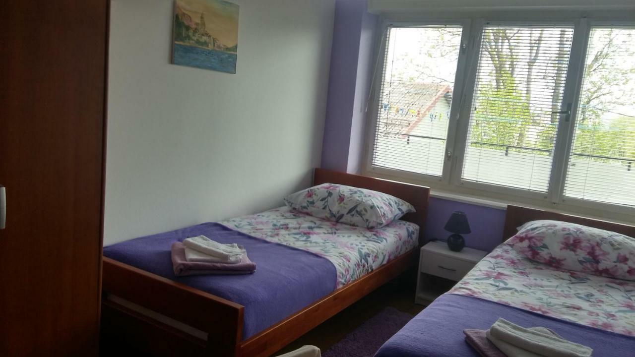 Apartamento Apartman Tomic Korenica Exterior foto
